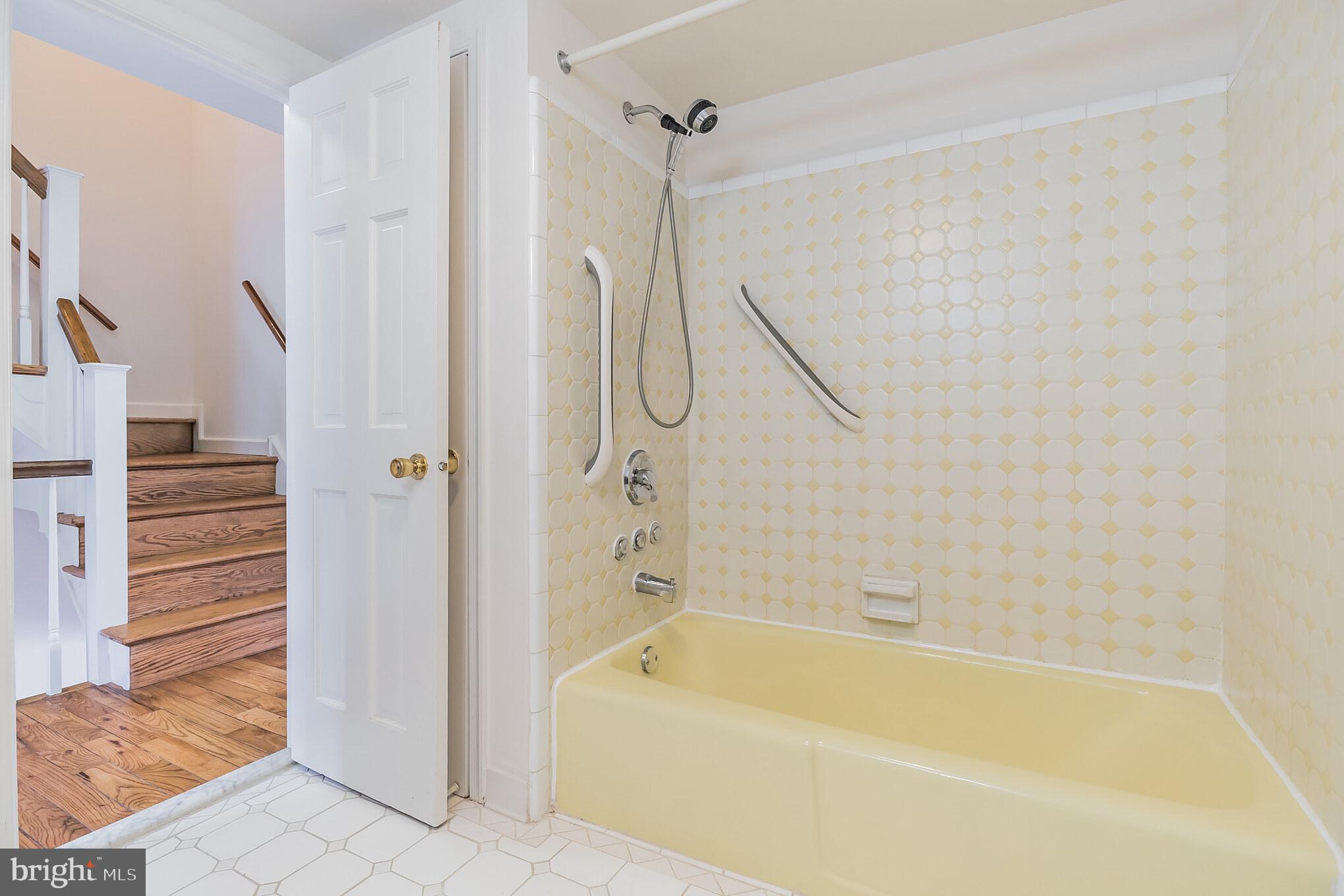 SOCIETY HILL - Residential