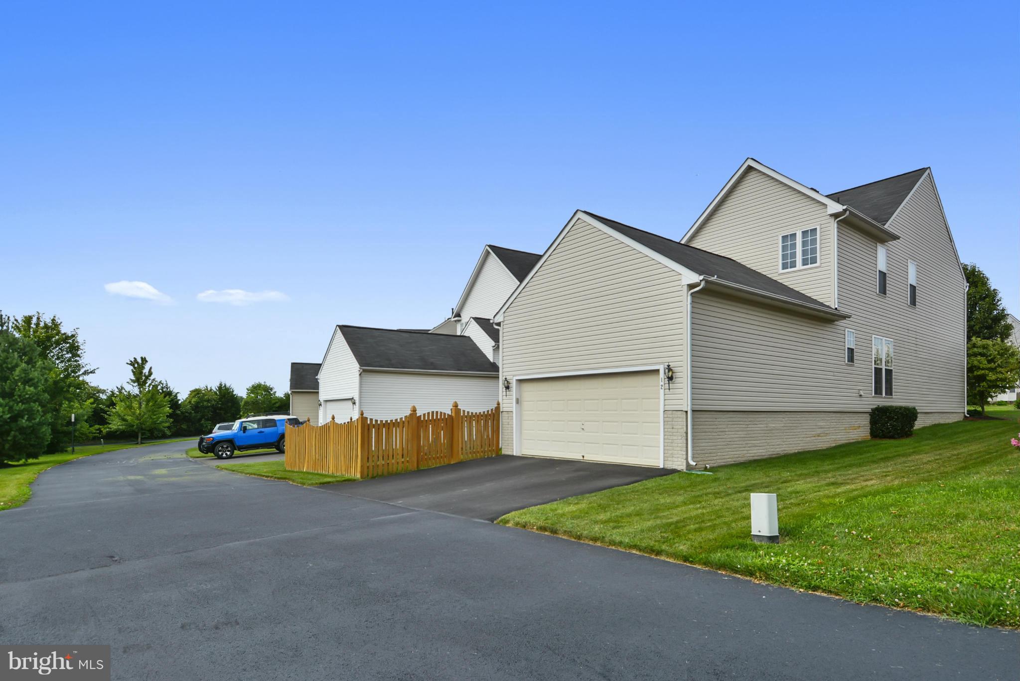 NEW TOWN MEADOWS - Residential