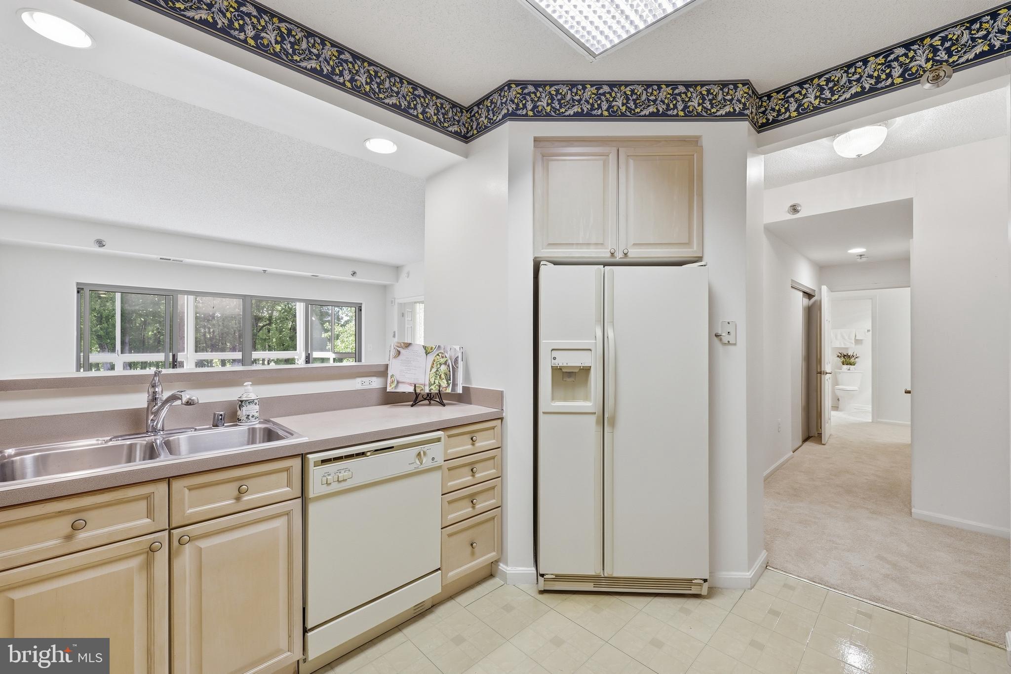 LEISURE WORLD - Residential