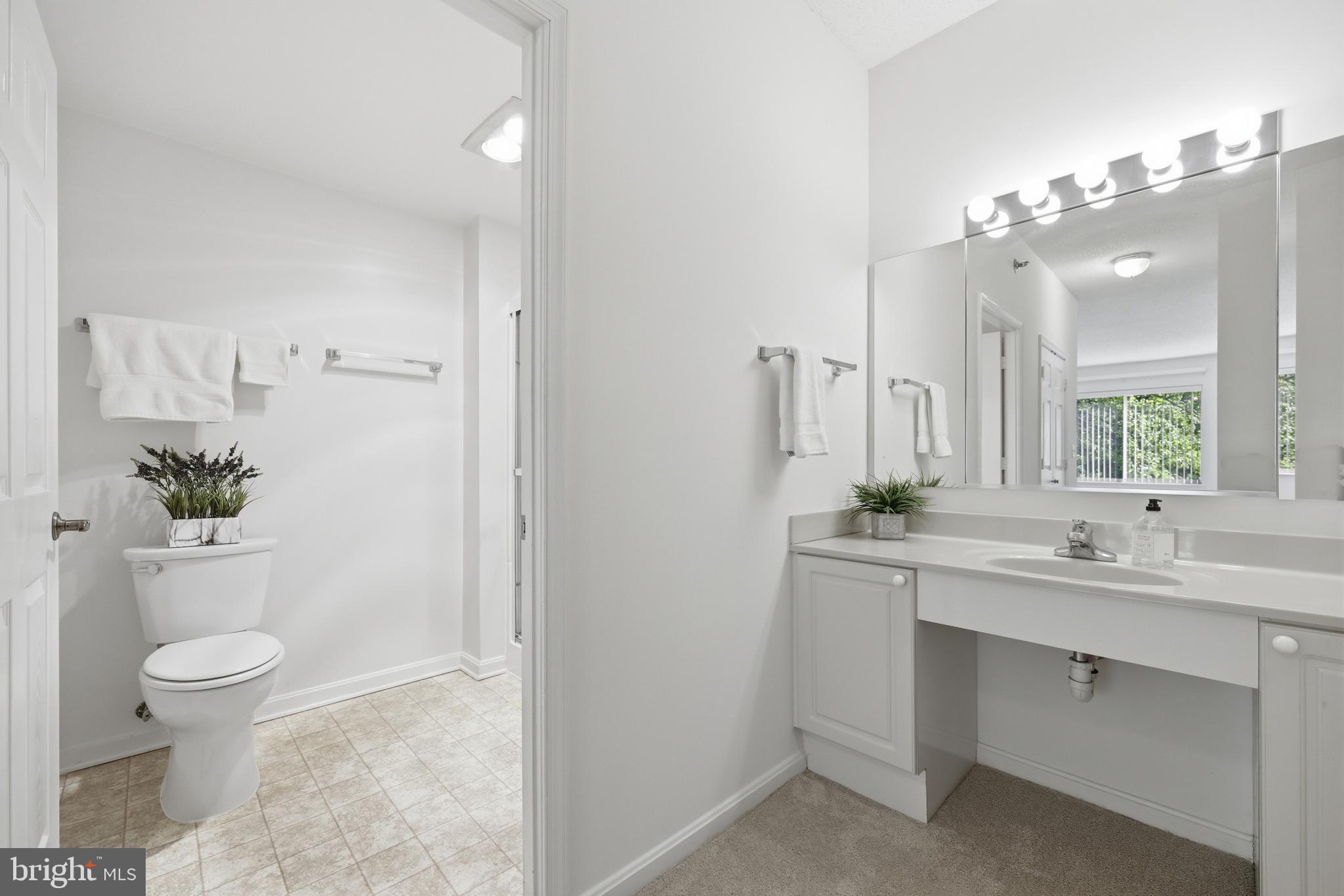 LEISURE WORLD - Residential