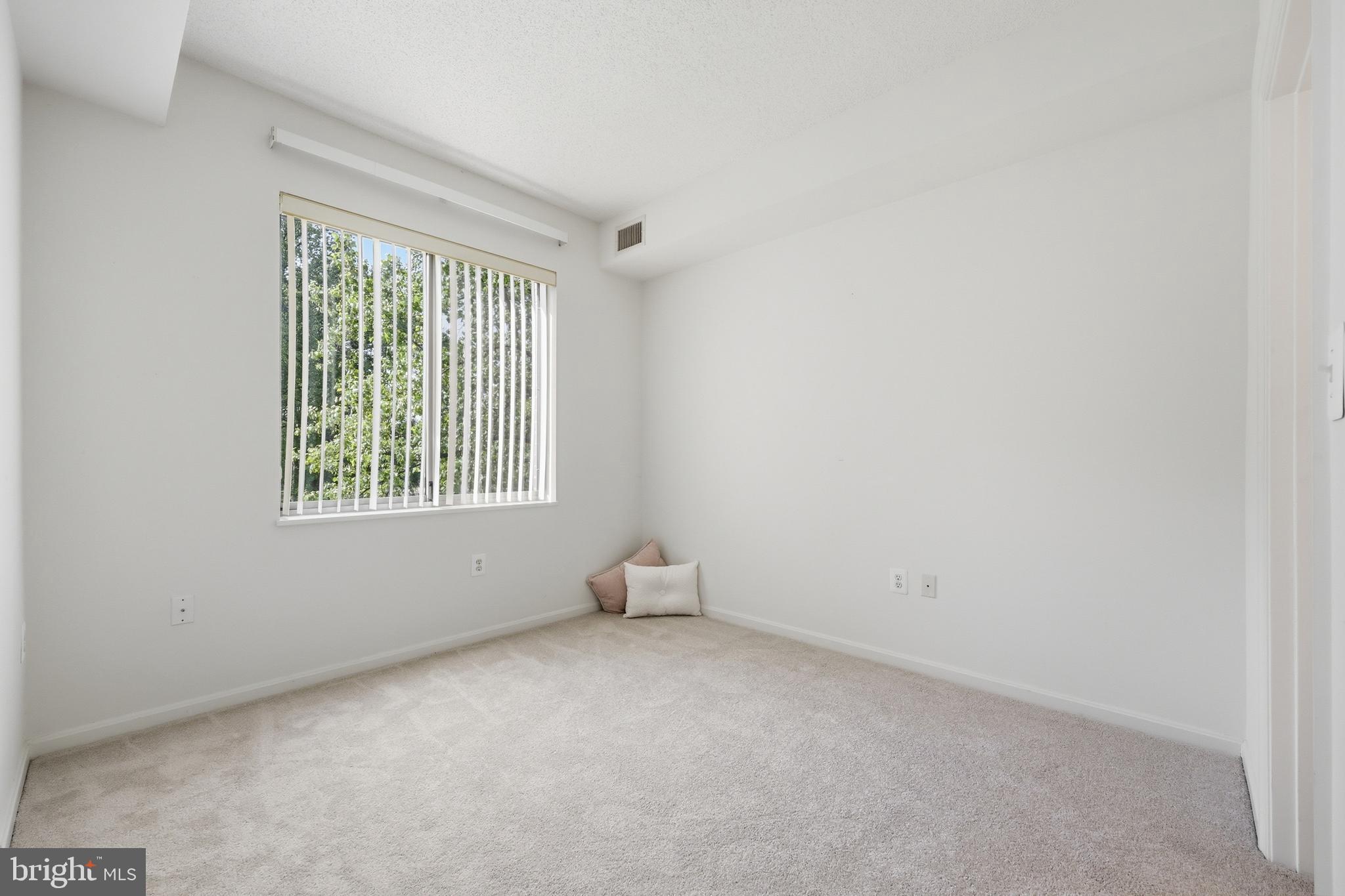 LEISURE WORLD - Residential