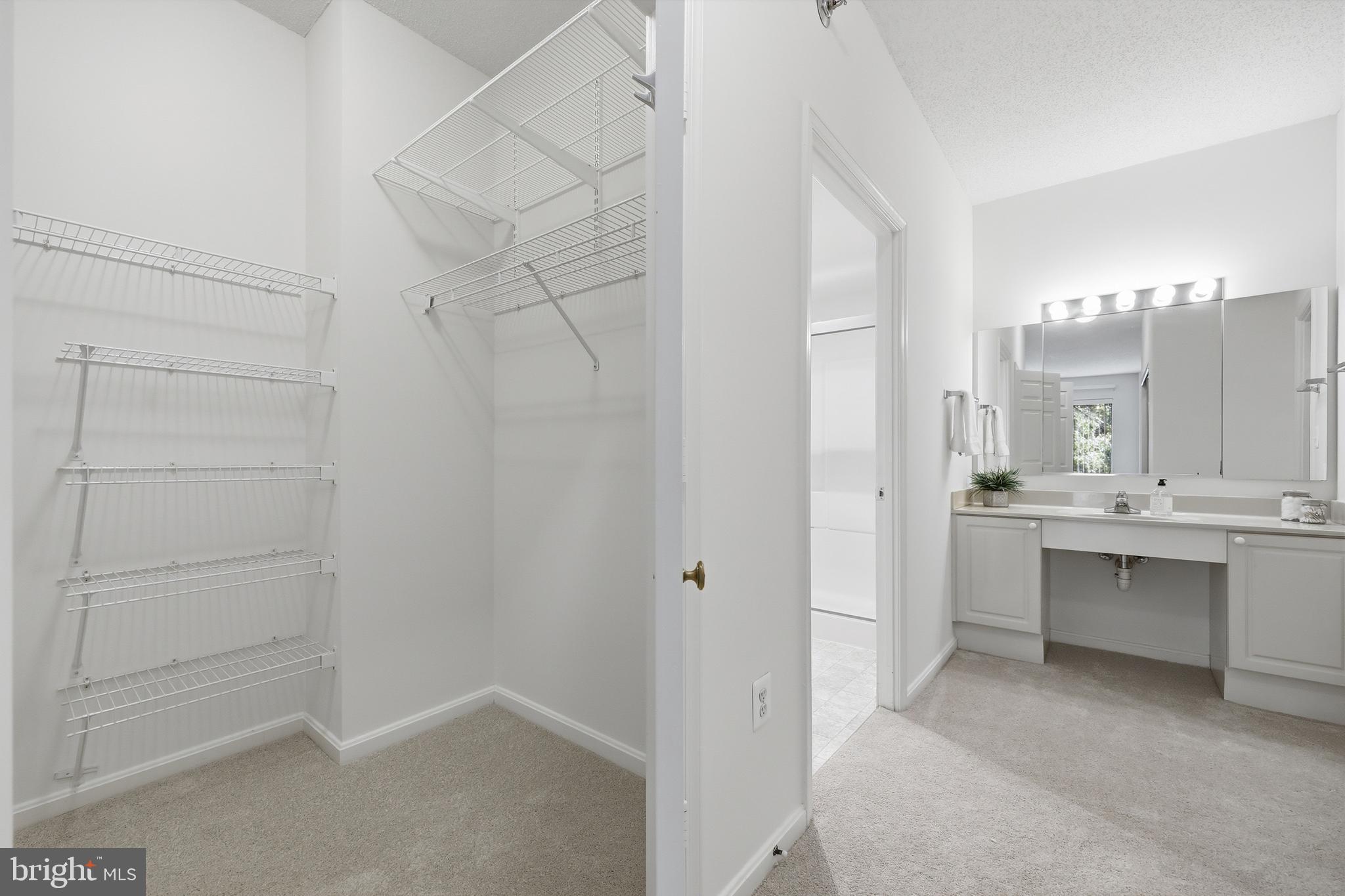 LEISURE WORLD - Residential