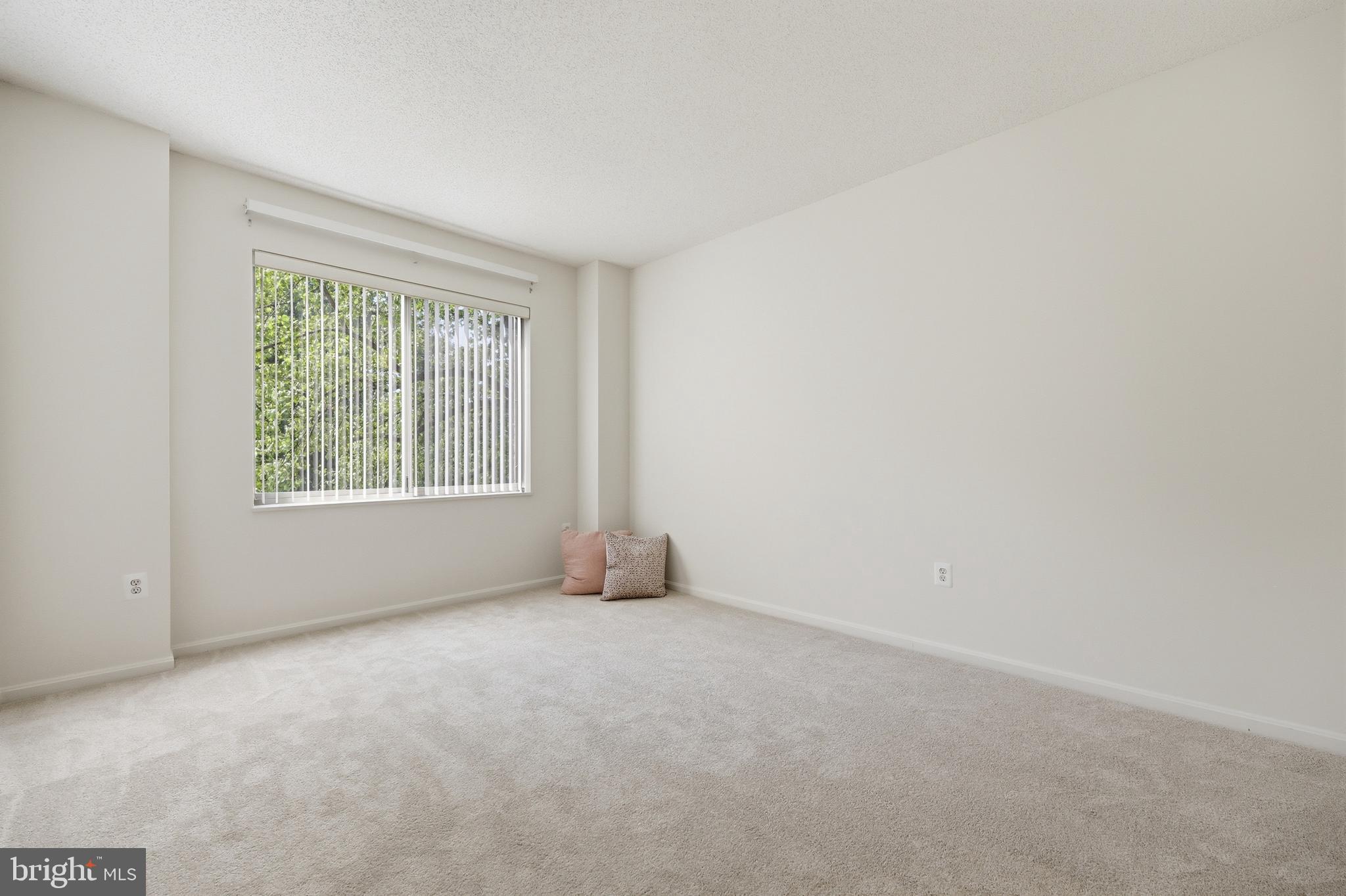 LEISURE WORLD - Residential