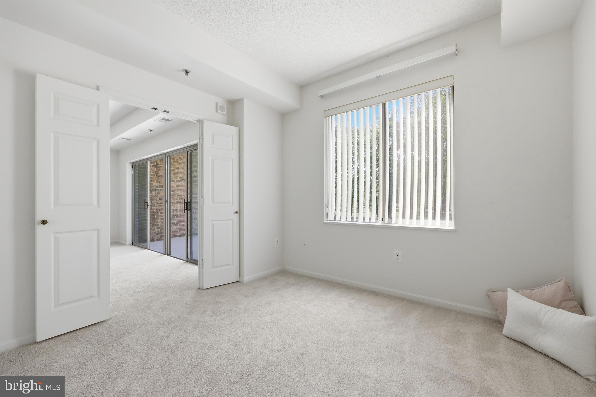 LEISURE WORLD - Residential