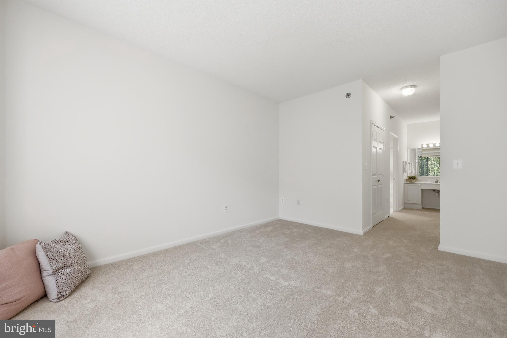 LEISURE WORLD - Residential