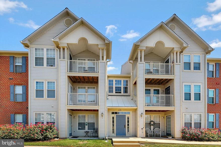 OPEN HOUSE SAT 9/22 12-2. Great, move-in ready 2nd floor Piney Orchard condo! Large owner suite w/ walk-in closet. 2nd bedroom w/dual entry bath. Eat-in kitchen. FP. Large balcony. New dishwasher. All of the great Piney amenities: community center w/fitness center & indoor/outdoor pool, as well as 2 addit. pools, running paths, etc. 5 min walk to Comm Cent/pools & PO Elem. 10 min drive to Meade.