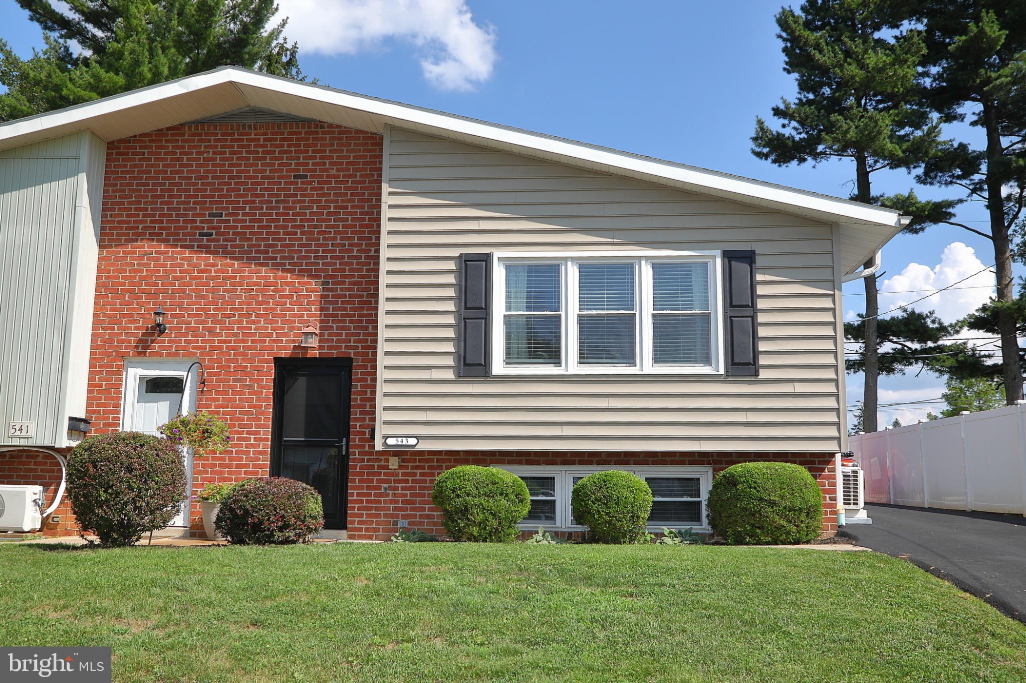 543 GOLDEN STREET
