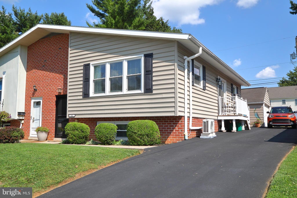 Photo of 543 Golden Street, LITITZ, PA 17543 (MLS # PALA2094978)