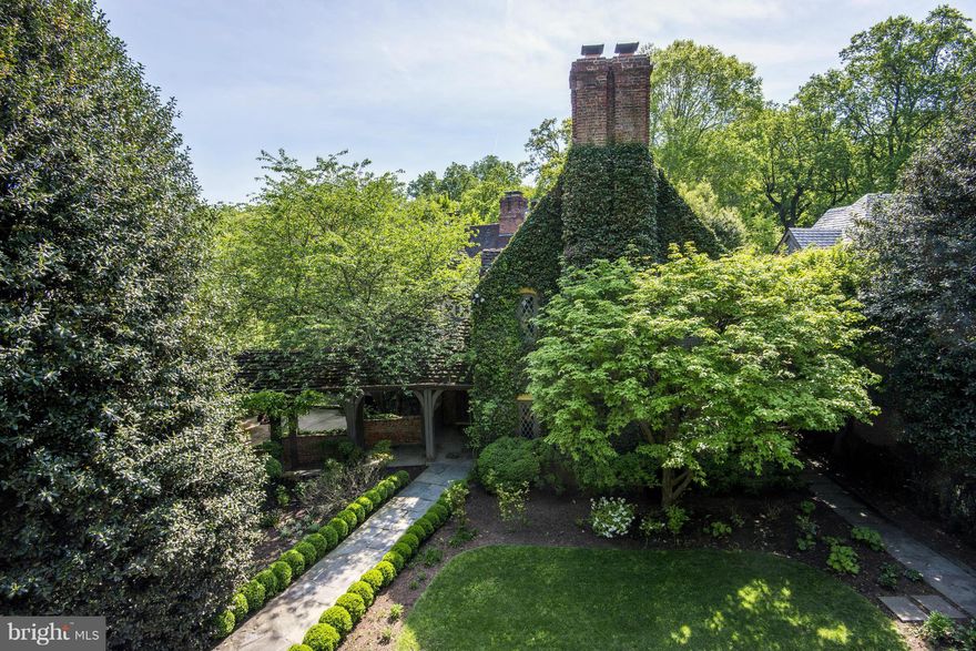 Exquisite Tudor on the market for the first time in 30 years.  Well located on magnificent grounds  overlooking parkland, the residence is a remarkable restoration of a 1933 architectural gem, with an elegance and sophistication seldom found.  Emblematic tudor features include a magnificent fireplaces, hand hewn beamed ceilings,  and a porte cochere entrance to a courtyard.