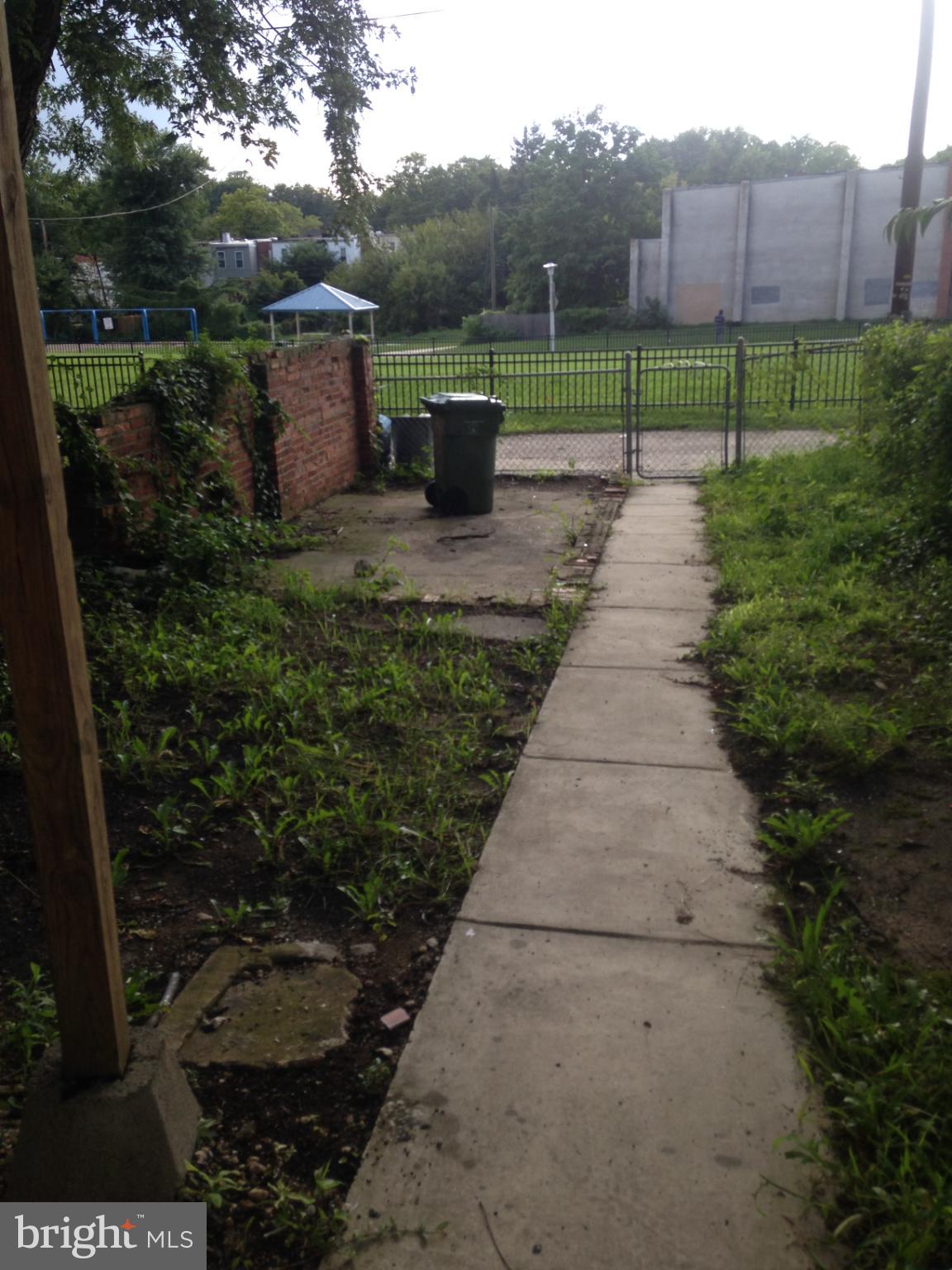 GOVANS - Residential Lease