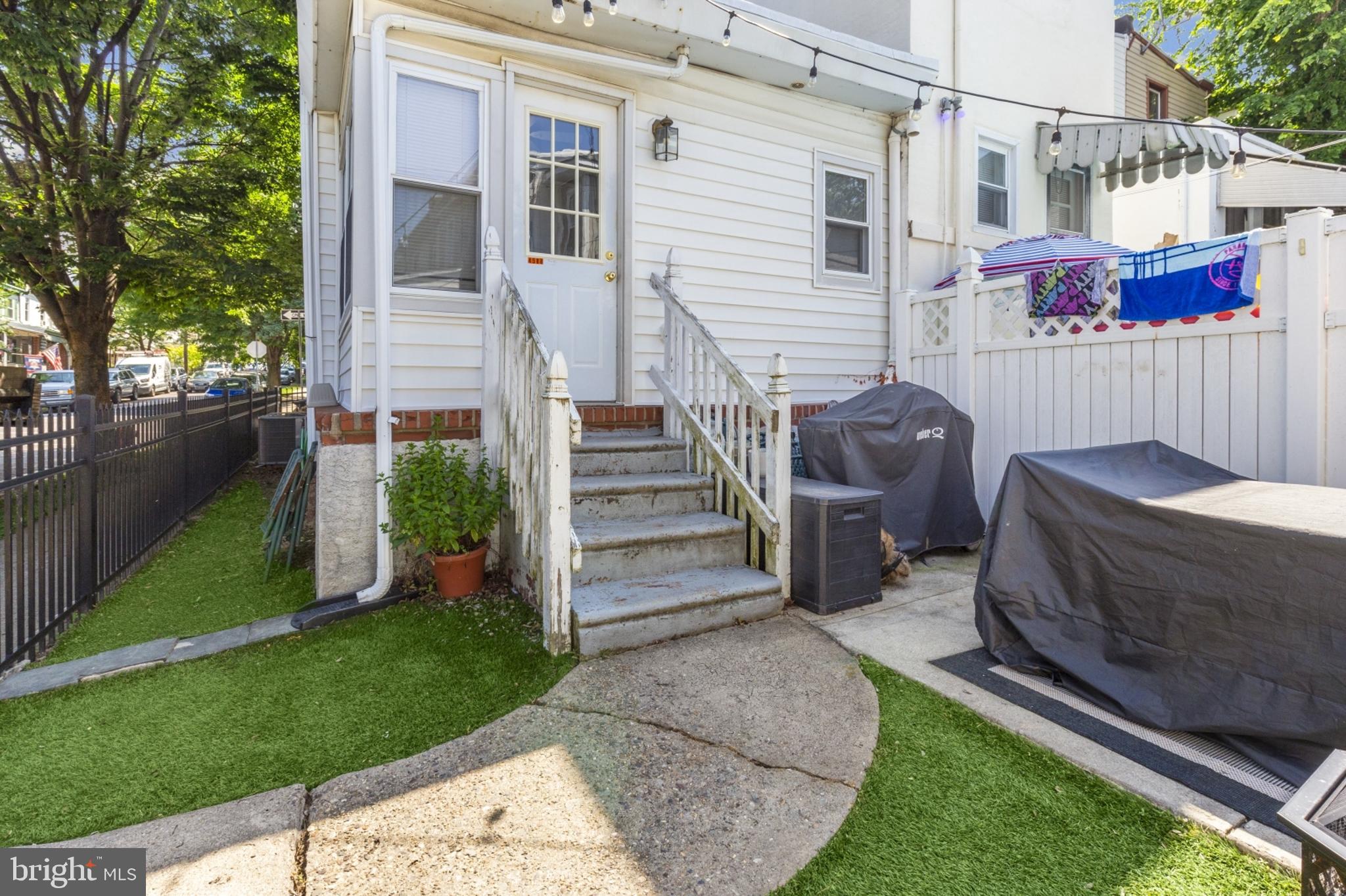 ROXBOROUGH - Residential Lease