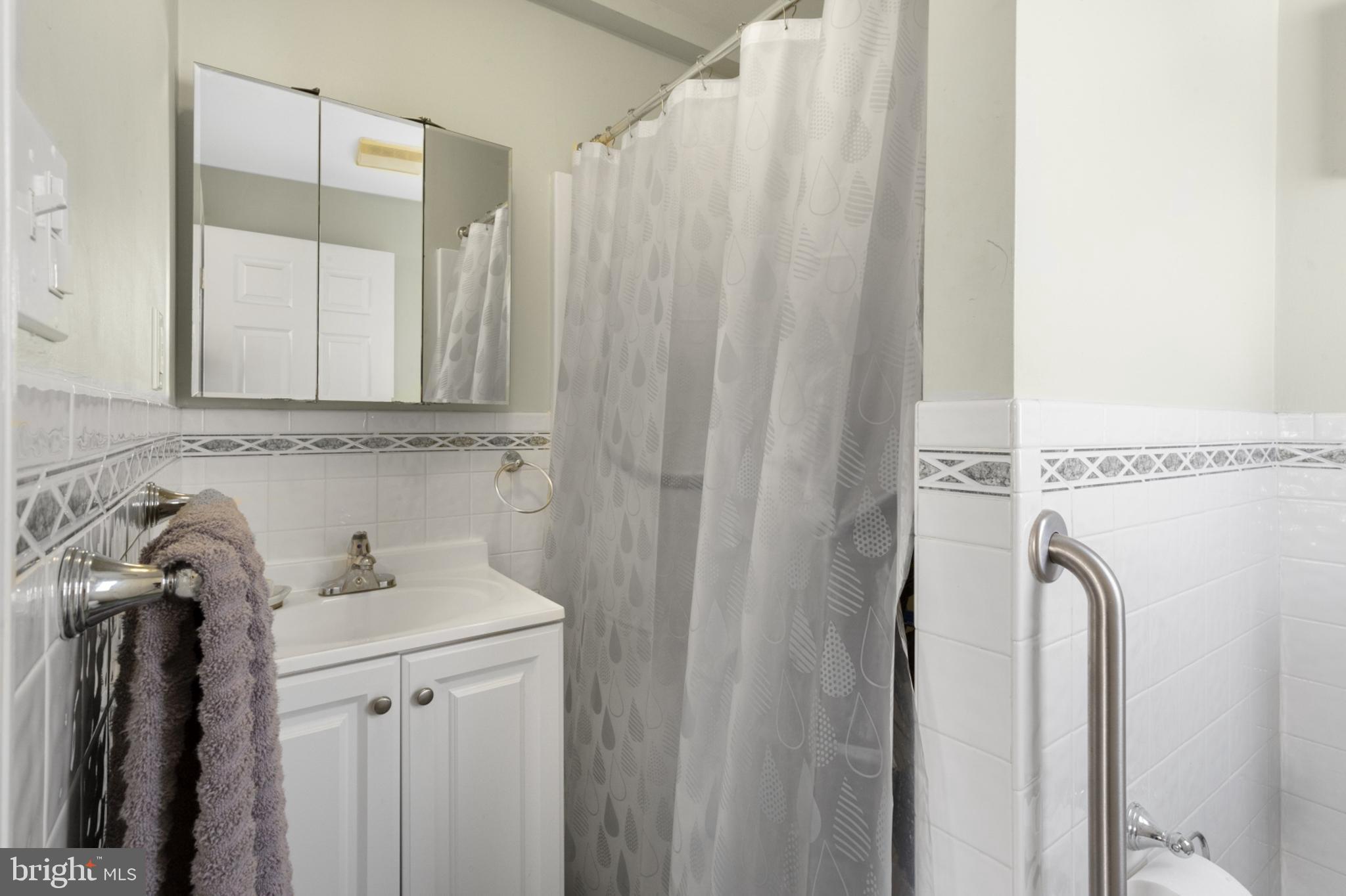 ROXBOROUGH - Residential Lease