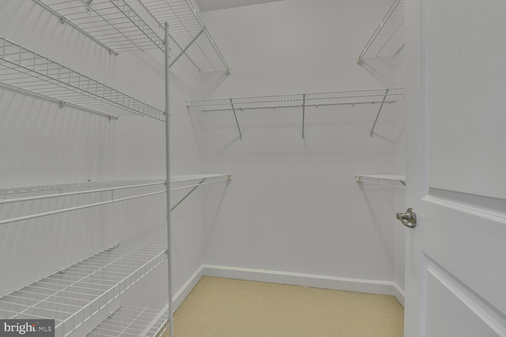 ONE LOUDOUN - Residential