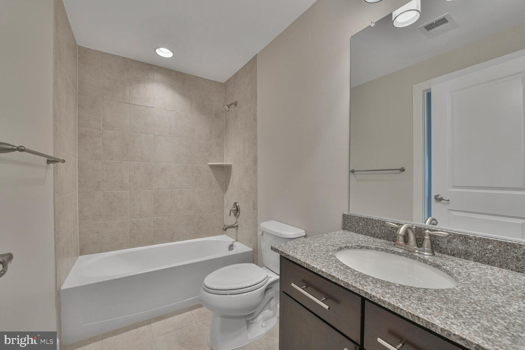 ONE LOUDOUN - Residential