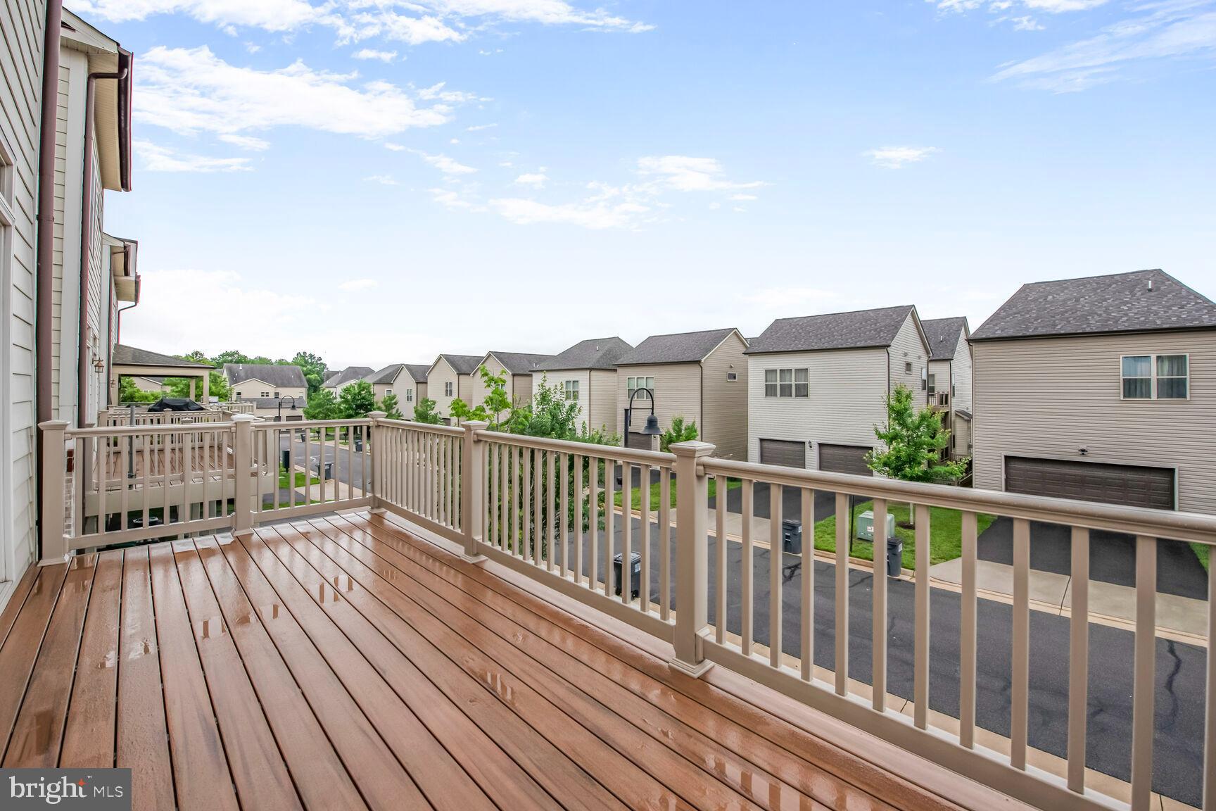 ONE LOUDOUN - Residential