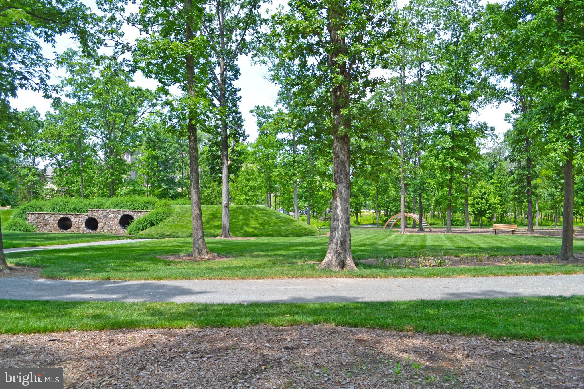 ONE LOUDOUN - Residential