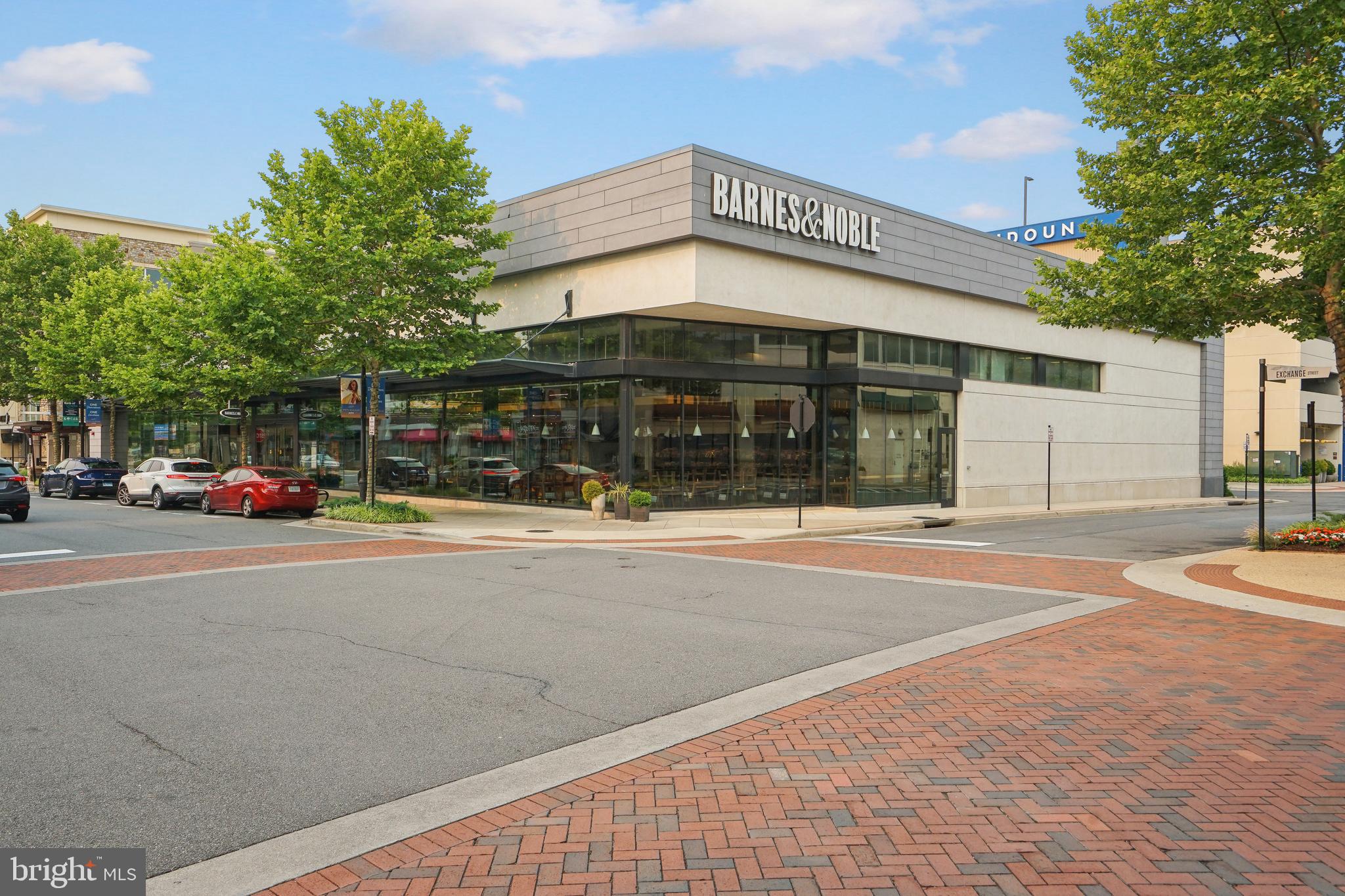 ONE LOUDOUN - Residential