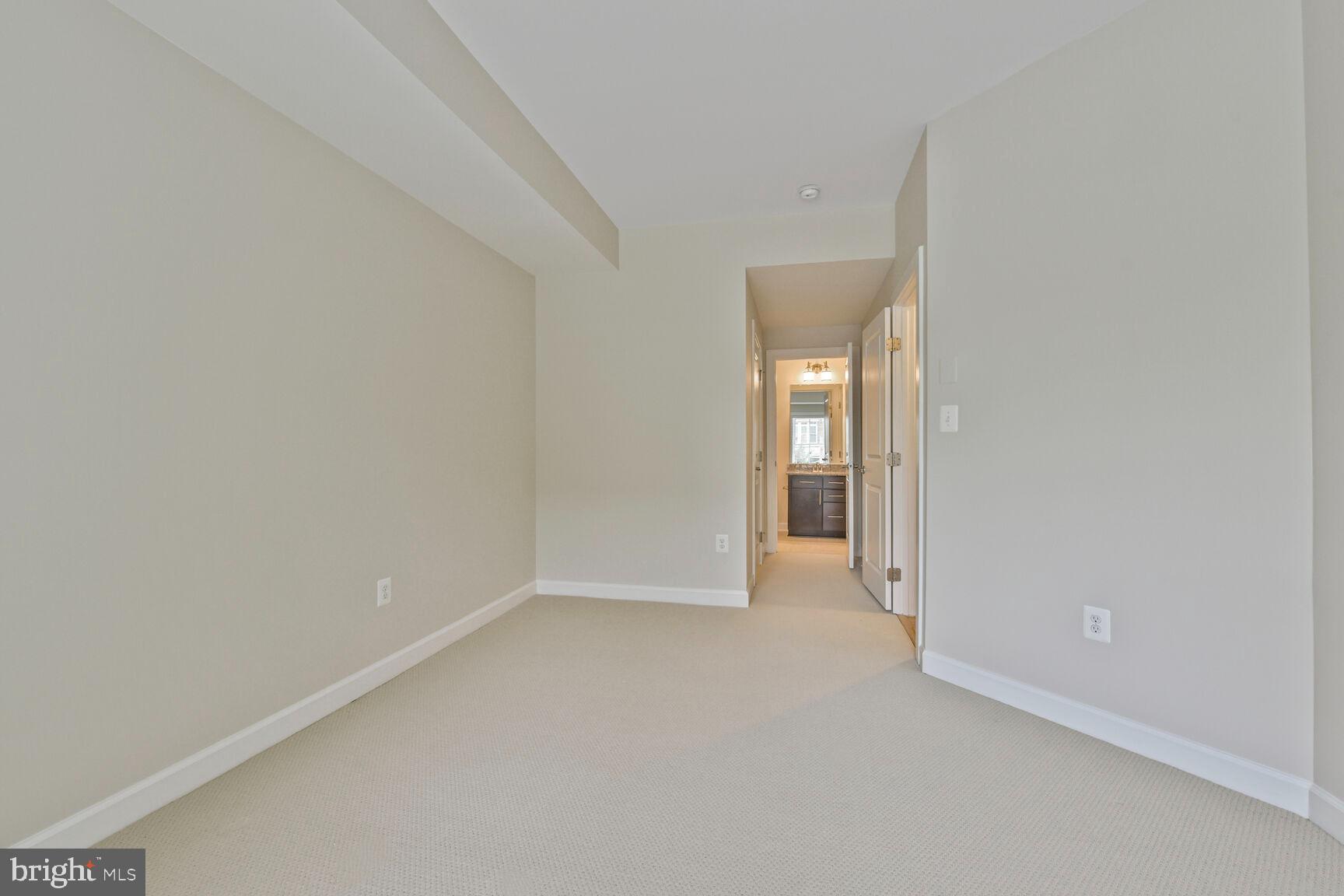 ONE LOUDOUN - Residential