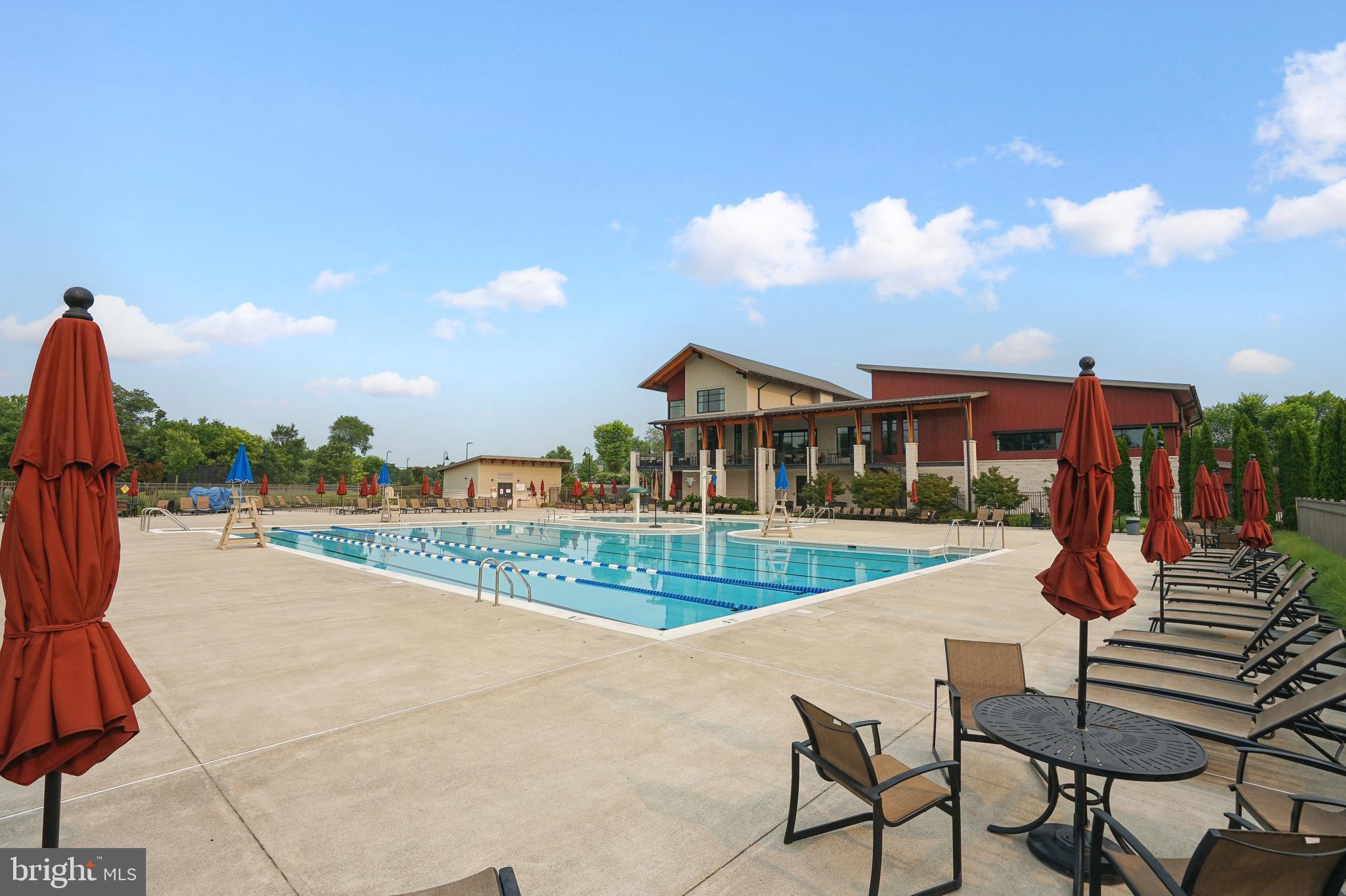 ONE LOUDOUN - Residential