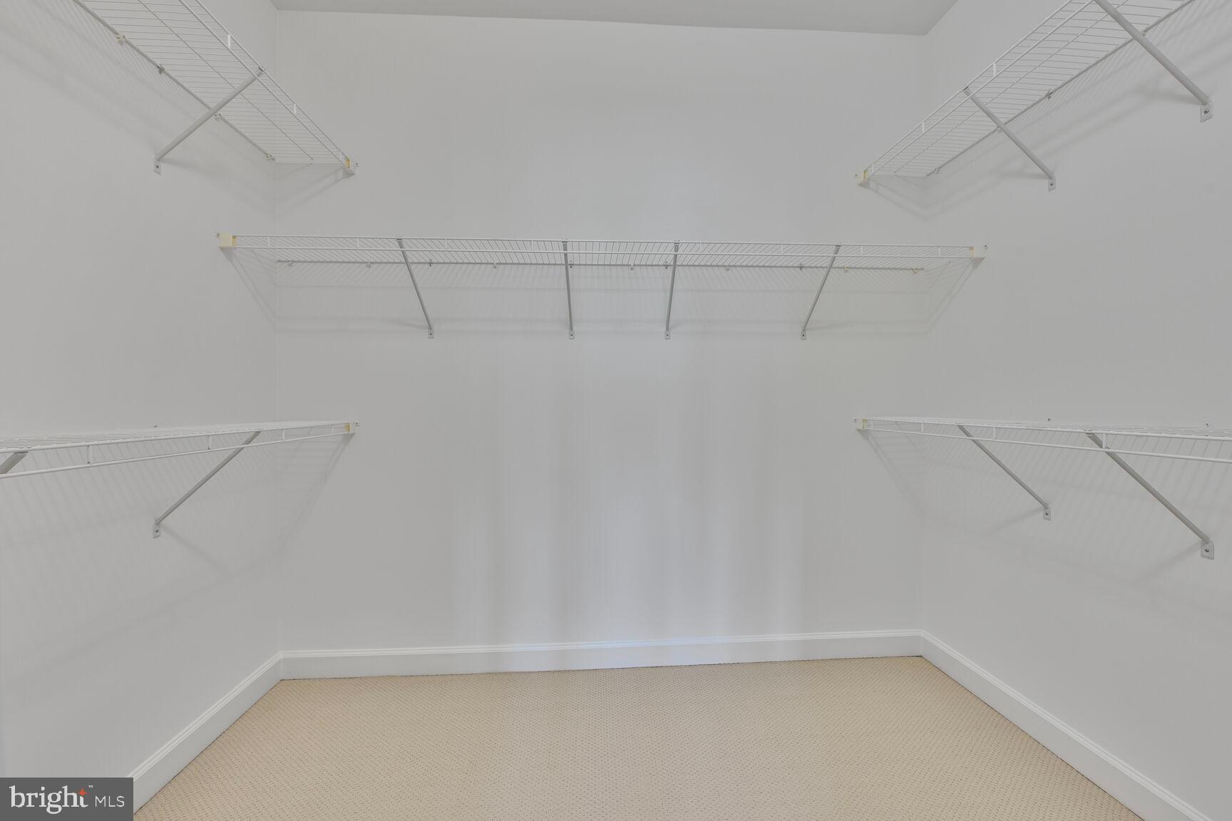 ONE LOUDOUN - Residential