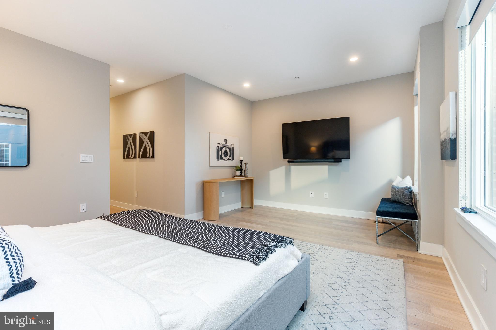 GRADUATE HOSPITAL - Residential