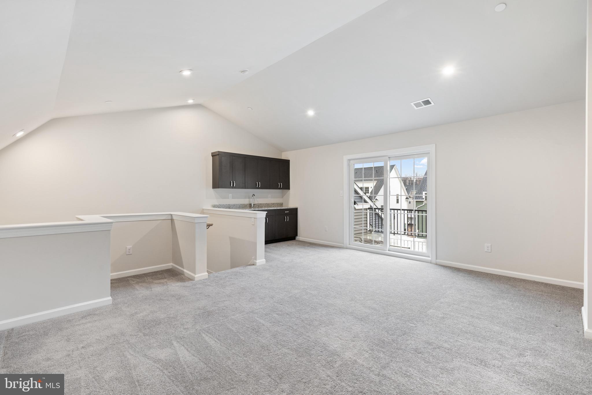 STEELPOINTE - Residential