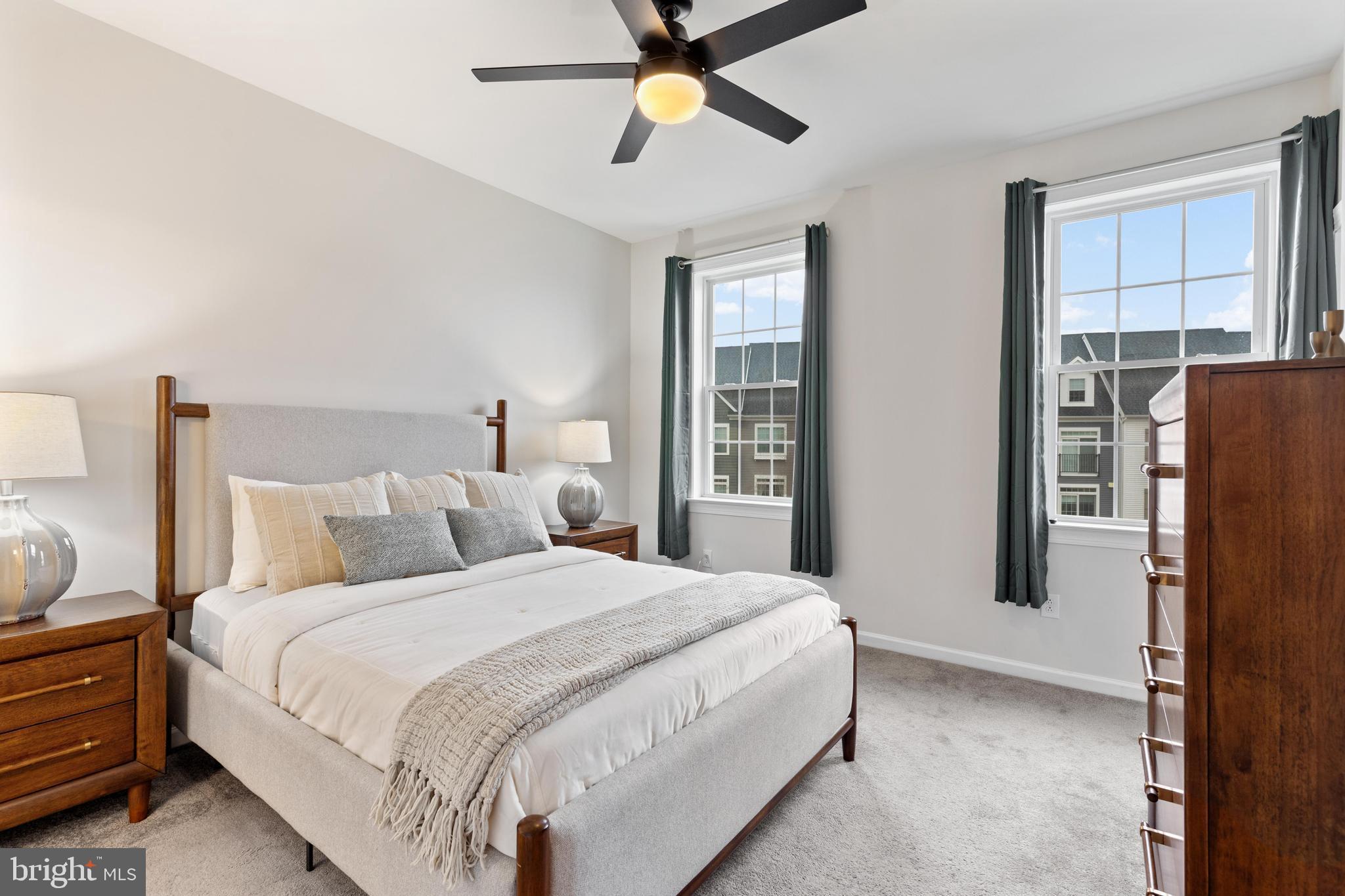 STEELPOINTE - Residential