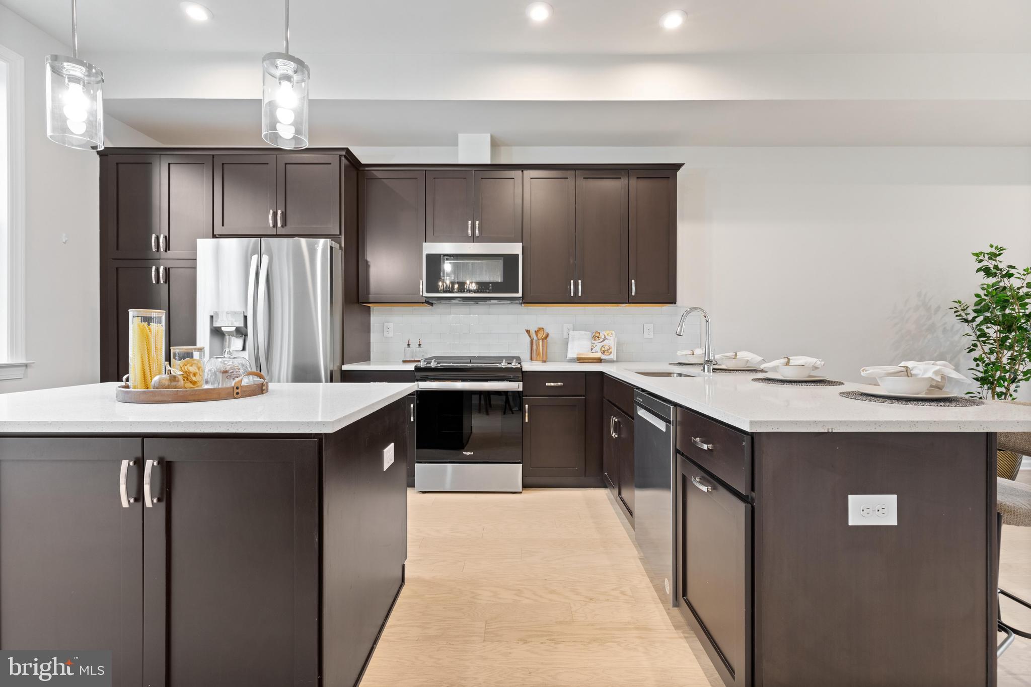 STEELPOINTE - Residential