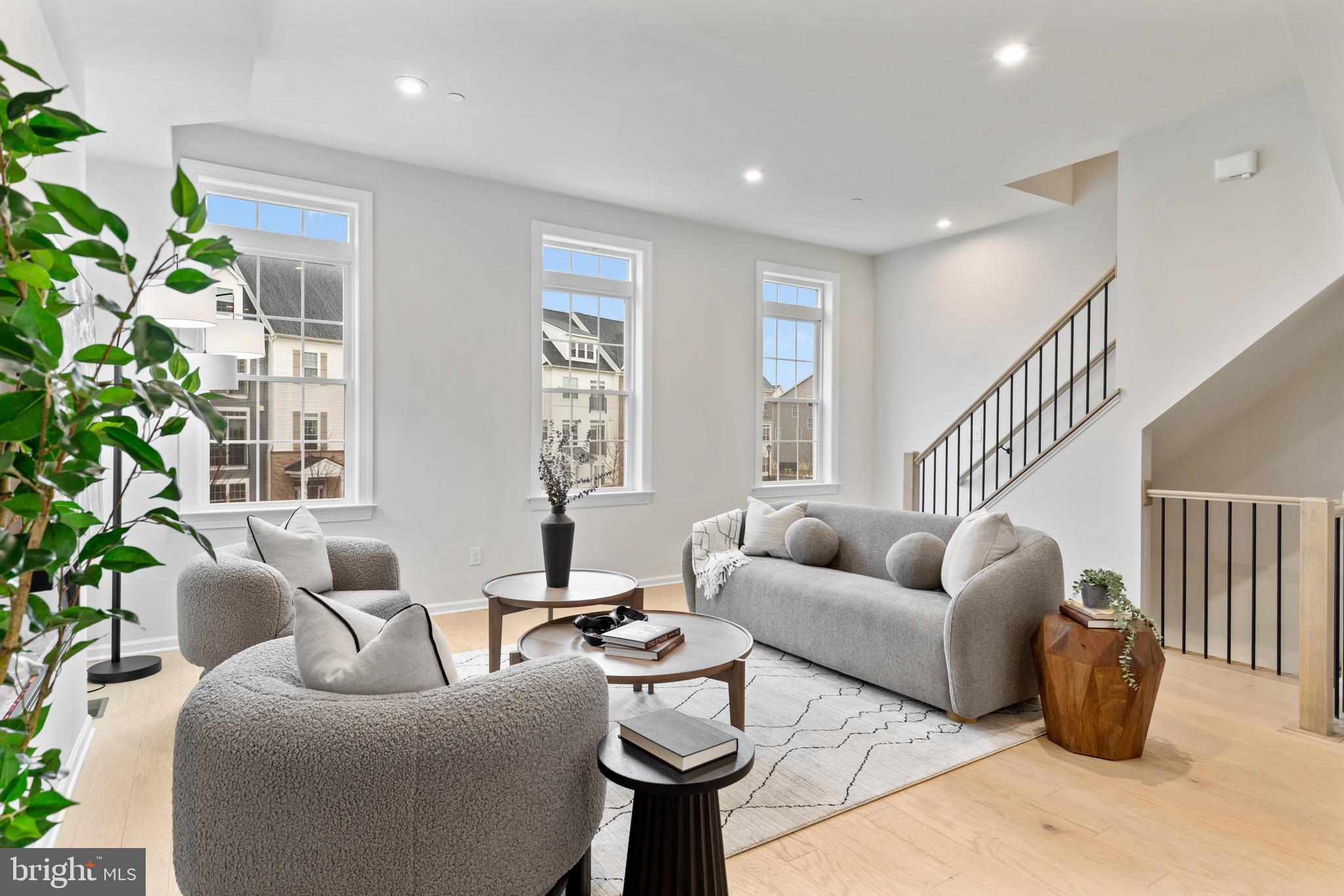 STEELPOINTE - Residential