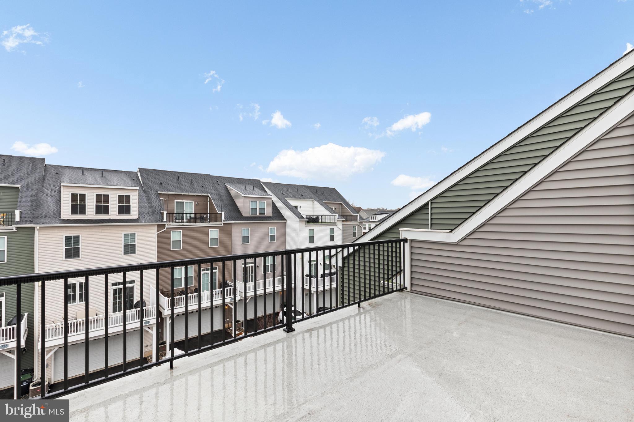 STEELPOINTE - Residential