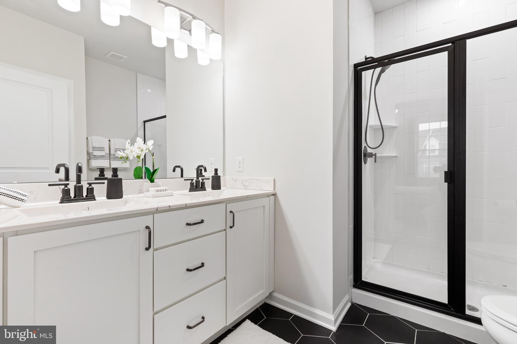 STEELPOINTE - Residential