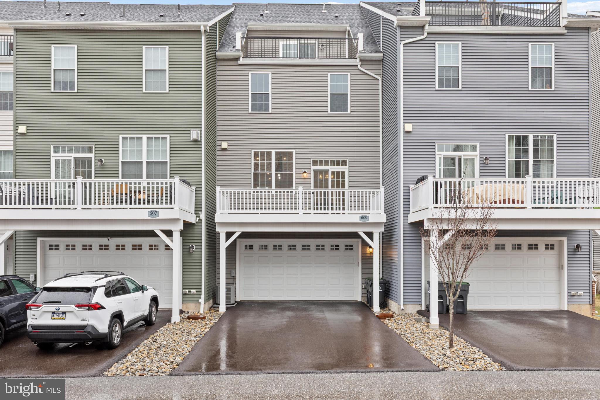 STEELPOINTE - Residential