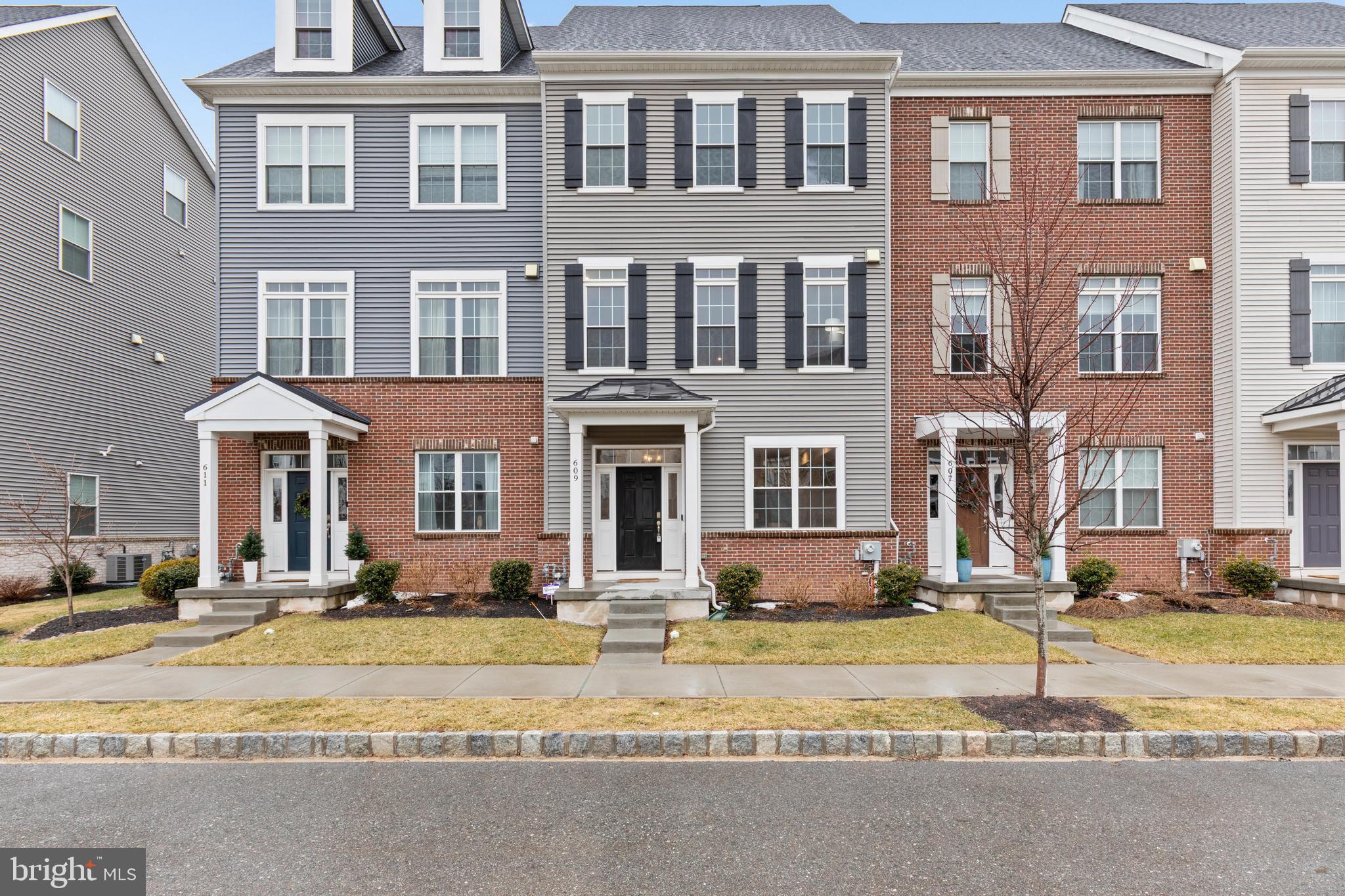 STEELPOINTE - Residential