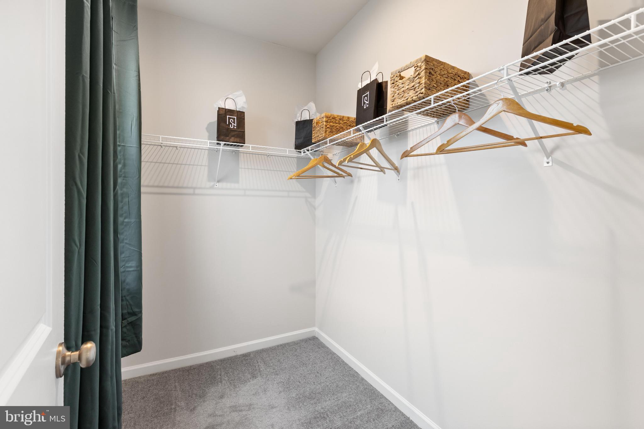 STEELPOINTE - Residential