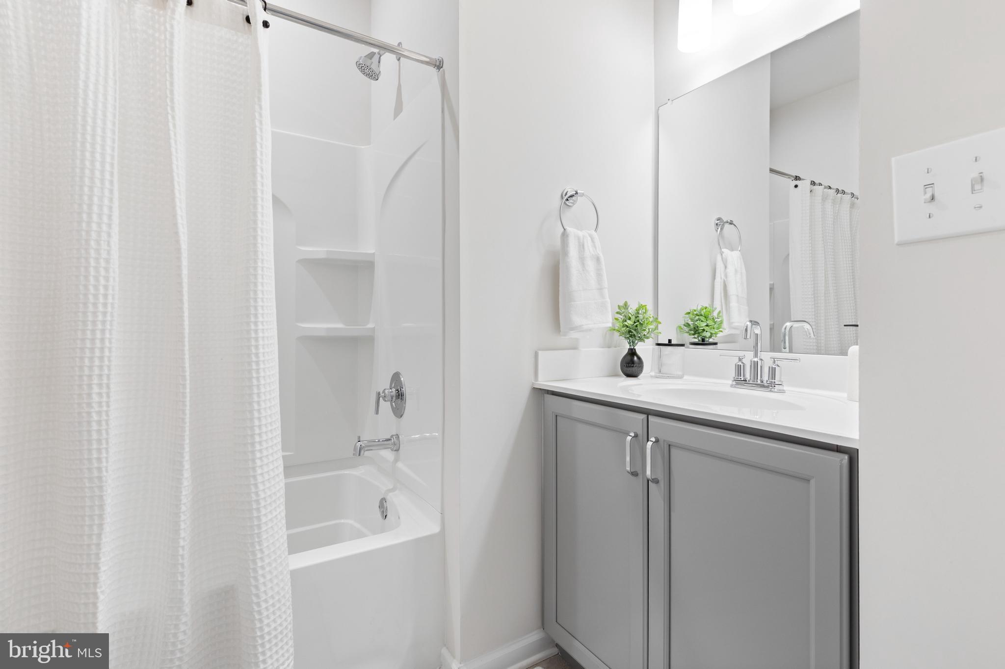 STEELPOINTE - Residential