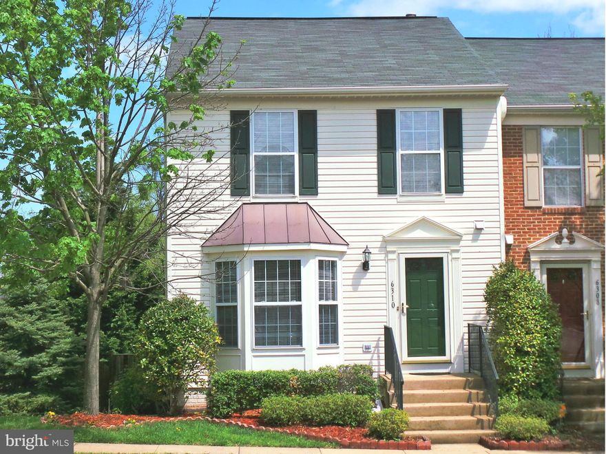 Back-up Offers accepted, Largest End unit in the area w/3 levels bump out extension, 3BR, 3.5 Bath plus Den/Study that can be used as a 04th BR, large deck backs to trees, all HW floors Main & Upper level, spacious kitchen with granite counters, back splash and SS appliances, fresh painting, fully finished walk out basement, laminate flooring, large Rec. Rm.& F bath, great location.