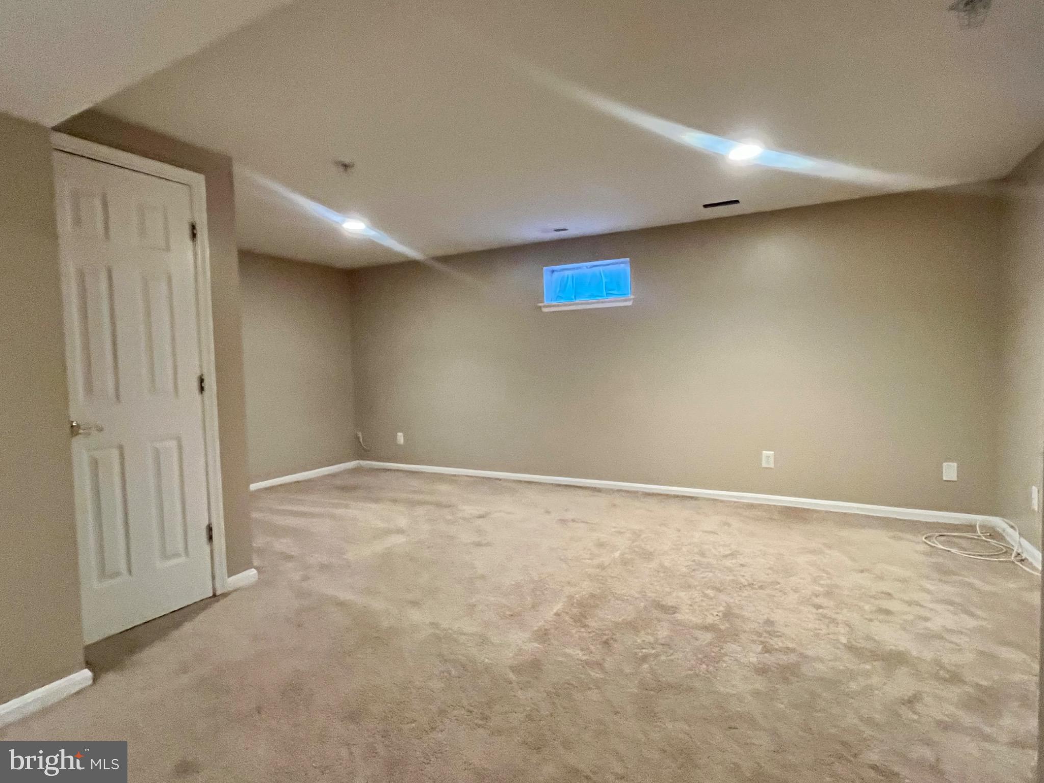 SEVEN OAKS - Residential Lease