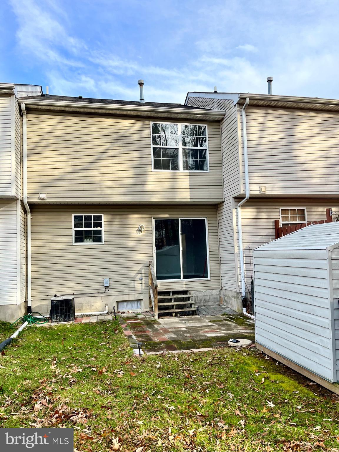 SEVEN OAKS - Residential Lease