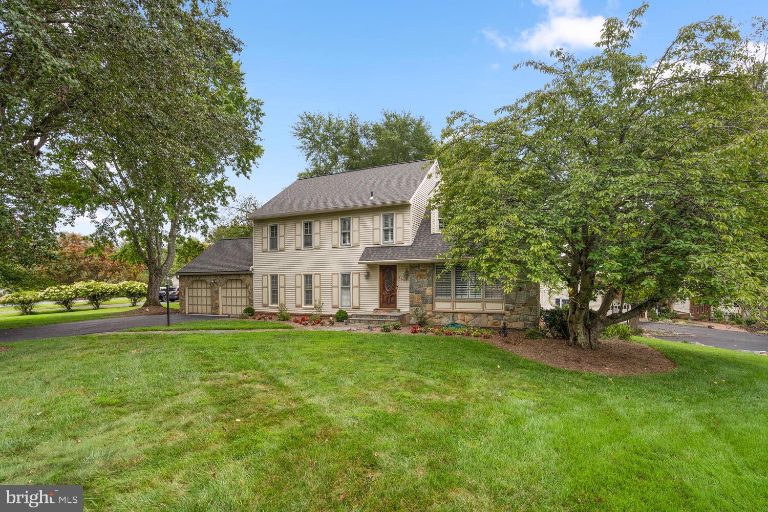 NORBECK ESTATES - Residential