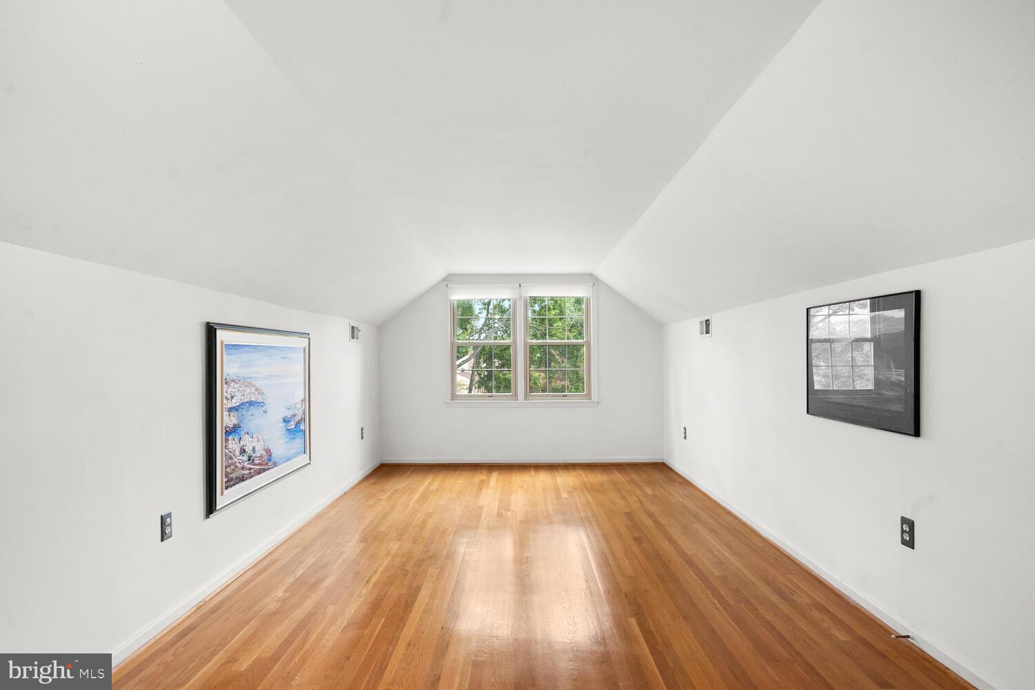 NORBECK ESTATES - Residential