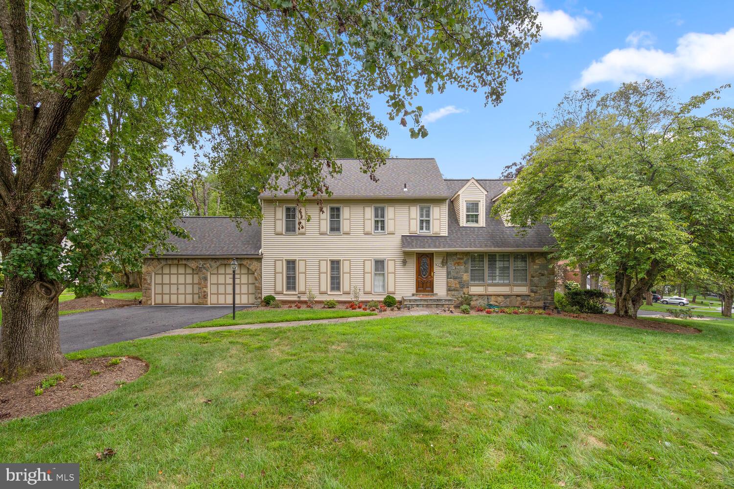 NORBECK ESTATES - Residential