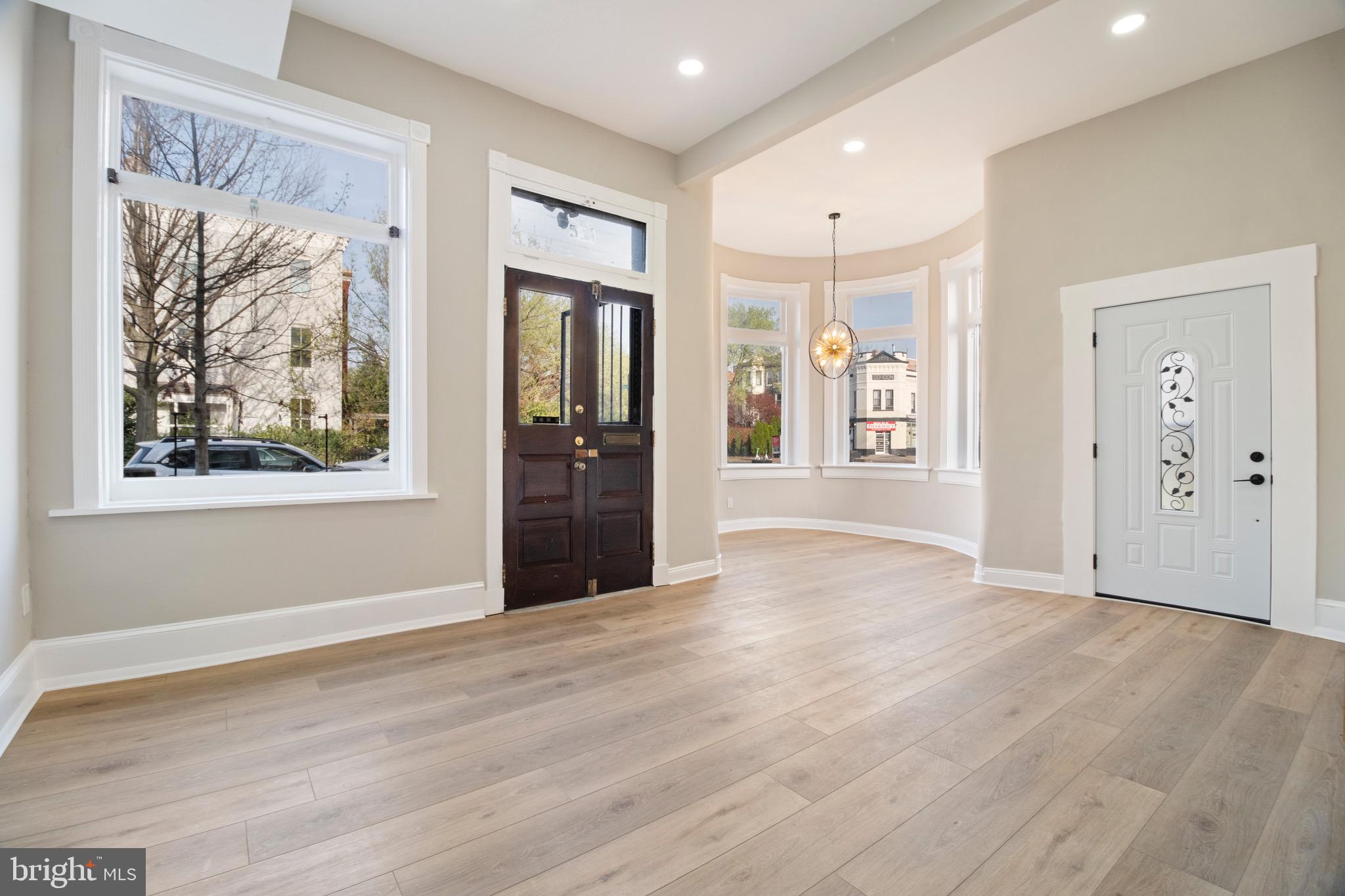 CAPITOL HILL - Residential