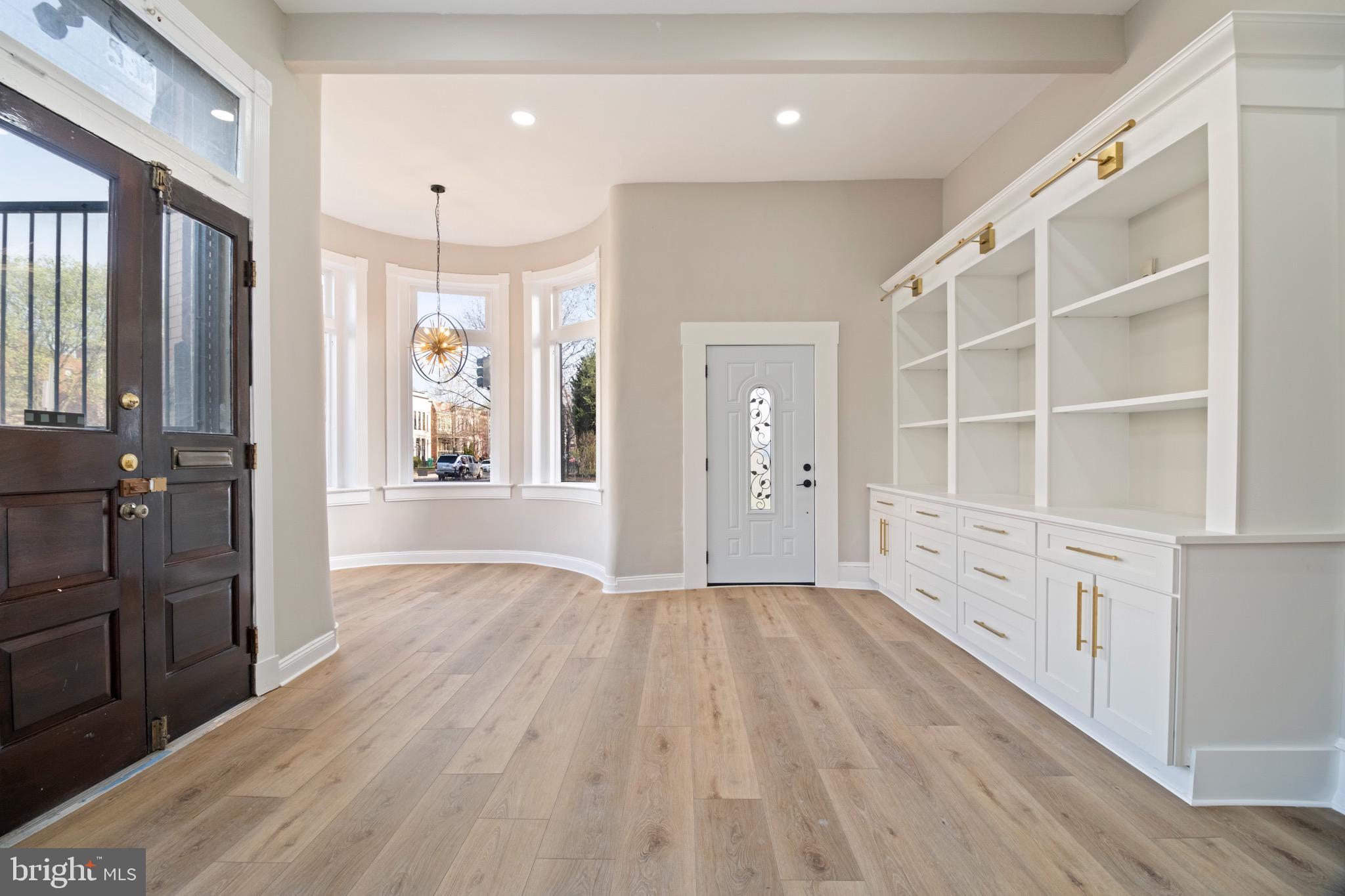 CAPITOL HILL - Residential