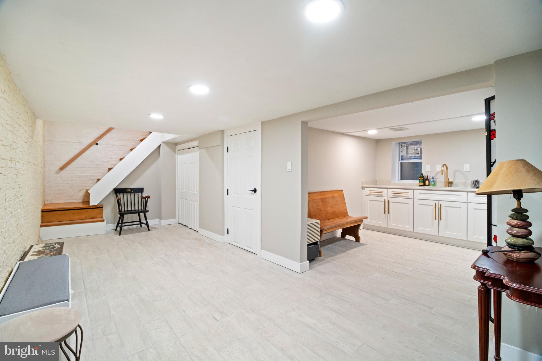 CAPITOL HILL - Residential