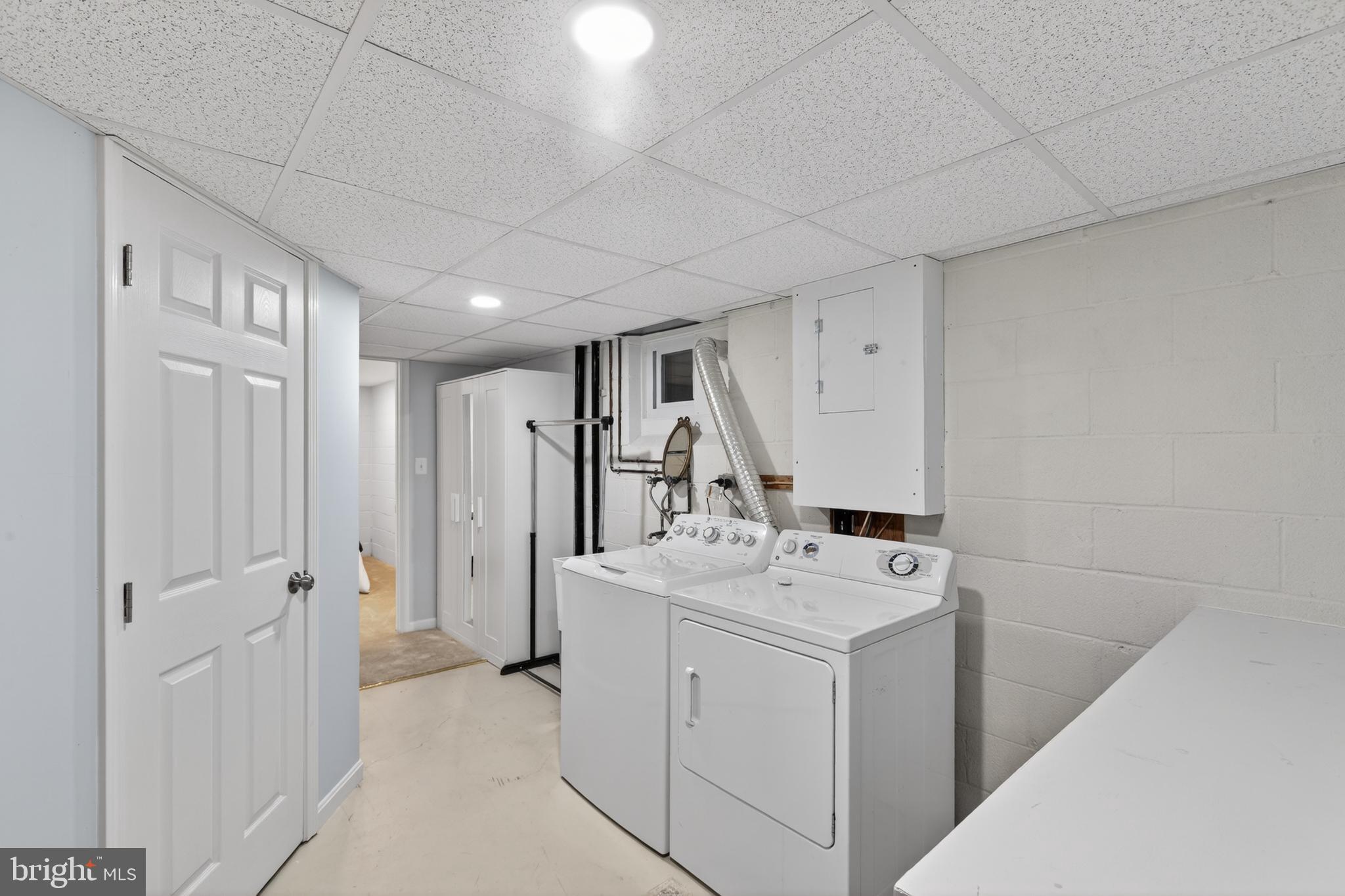 ORANGE HUNT ESTATES - Residential