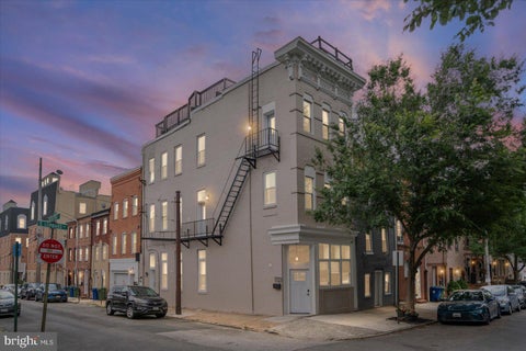Townhouse For Rent - 1723 E Lombard Street<br/> BALTIMORE, MD 21231