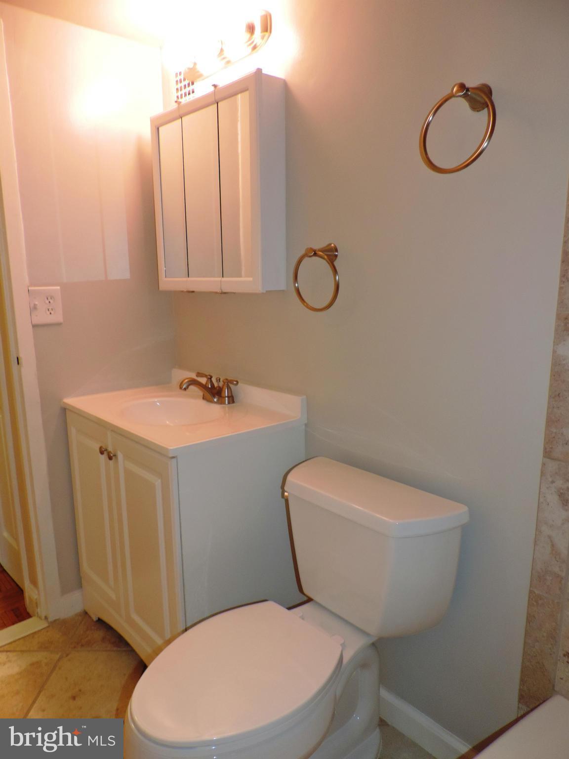 RIDGE HOUSE - Residential Lease