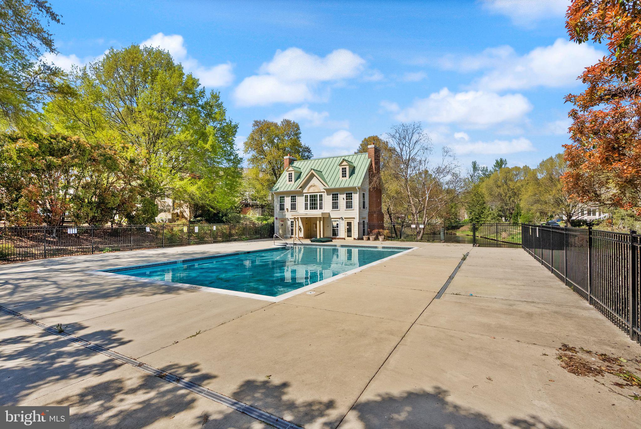 QUAKER HILL - Residential