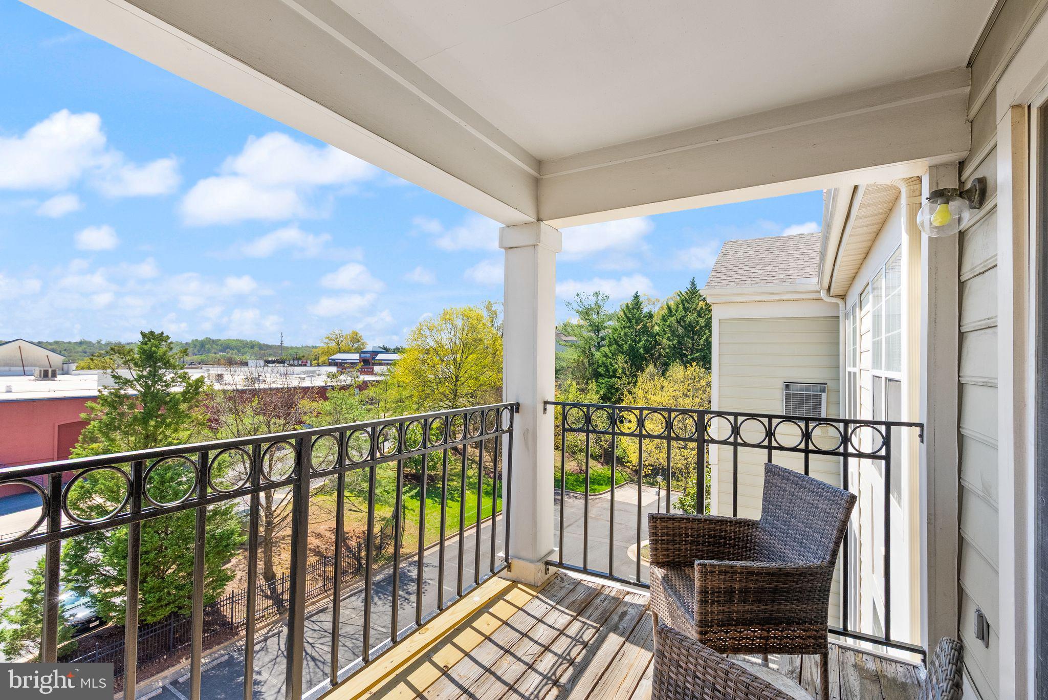 QUAKER HILL - Residential