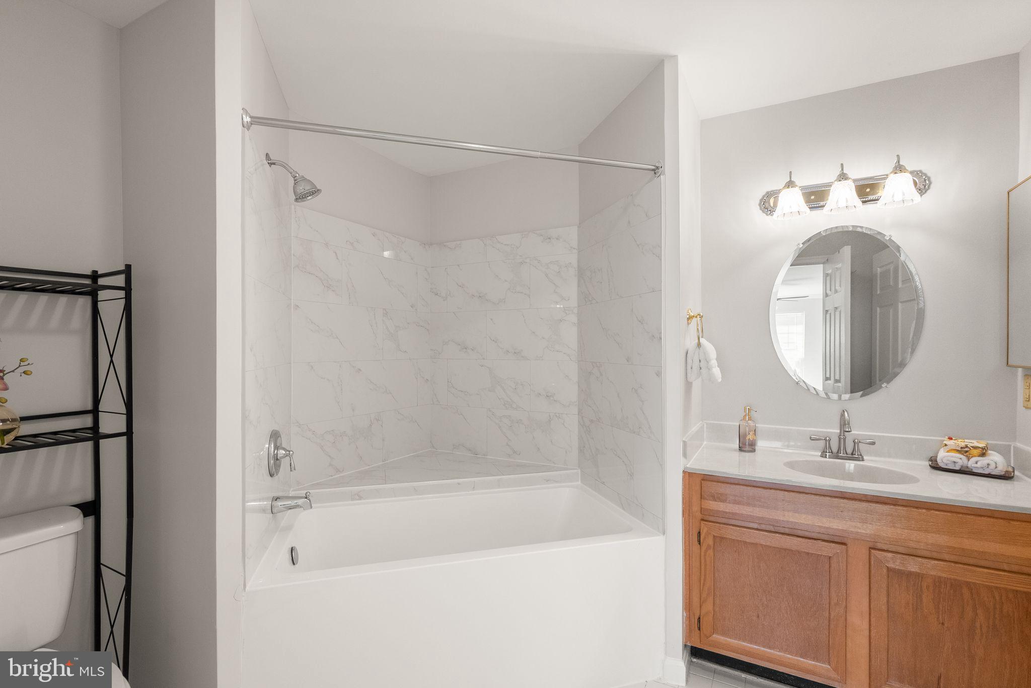 QUAKER HILL - Residential